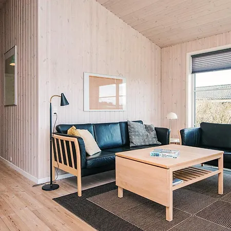 Three-Bedroom Holiday home in Løkken 4 Vakantiehuis *